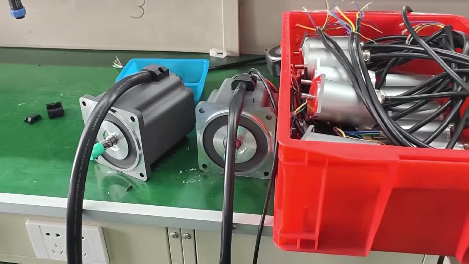 BLDC motors with rear-shaft encoder mounting at Shenghe factory